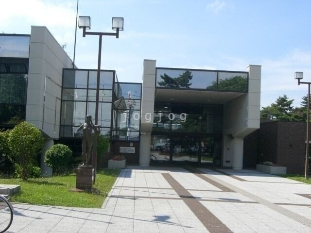 図書館　江別市情報図書館（図書館）まで960m