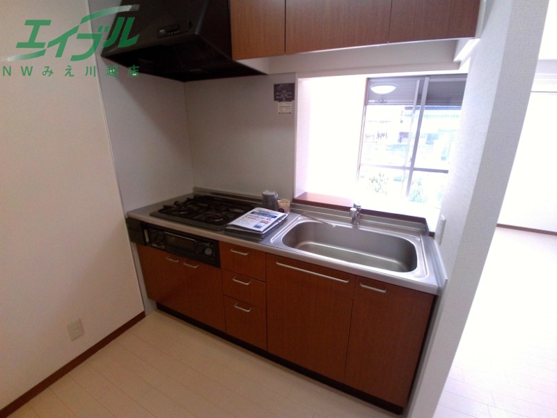 キッチン　別部屋参考写真です
