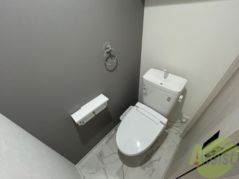 トイレ　トイレはウォシュレット機能付きです。安心して使用できますね。