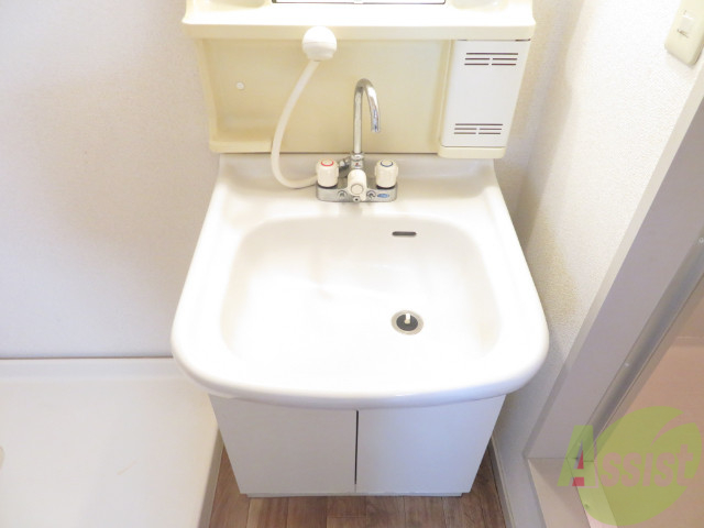 洗面設備　洗面台は独立していて、使いやすそうです。