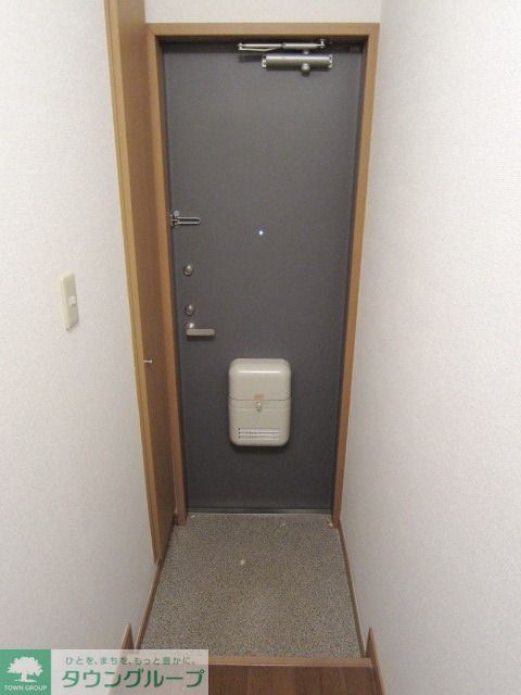 玄関　タウンハウジング府中店まで