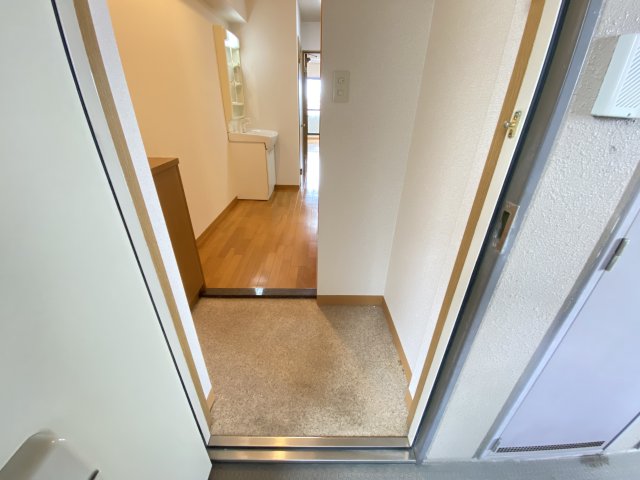 玄関　洗濯機置き場