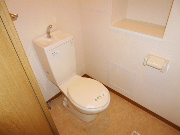 トイレ　コンパクトで使いやすいトイレです♪