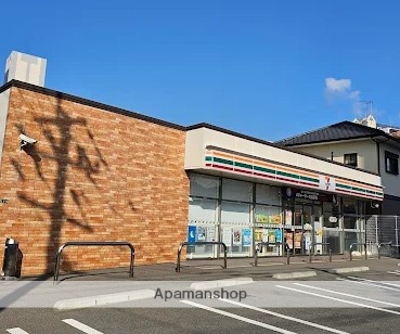 コンビニ　セブンイレブン（コンビニ）まで127m