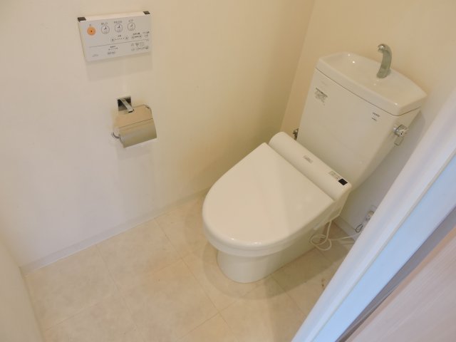 トイレ　※同物件、別号室別間取りのお部屋写真です。現況優先とします※