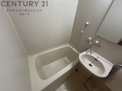 バス・シャワールーム　シンプルで機能的なユニットバスです！