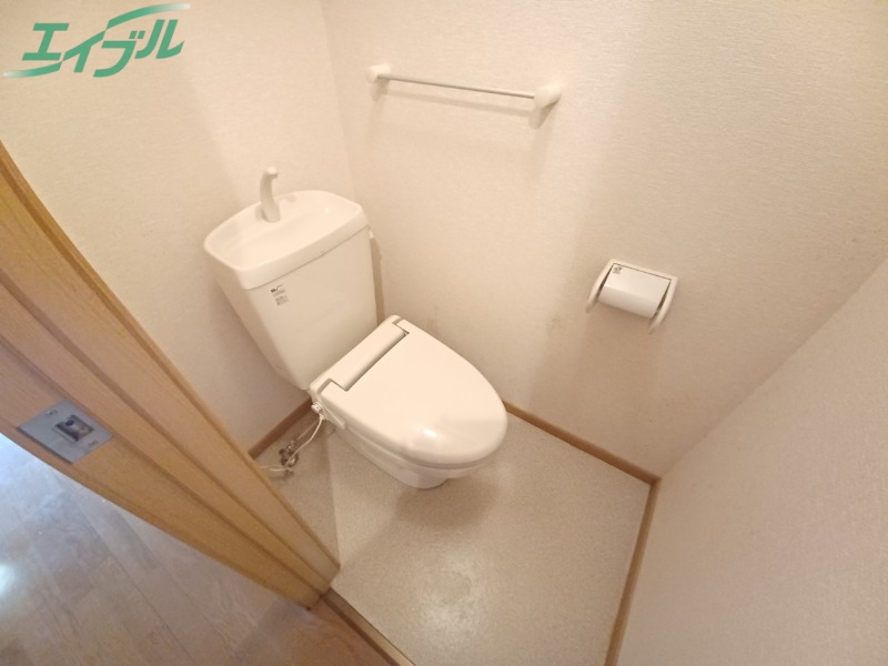 トイレ　同型参考写真です