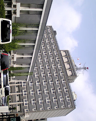 役所　尼崎市役所（役所）まで1076m