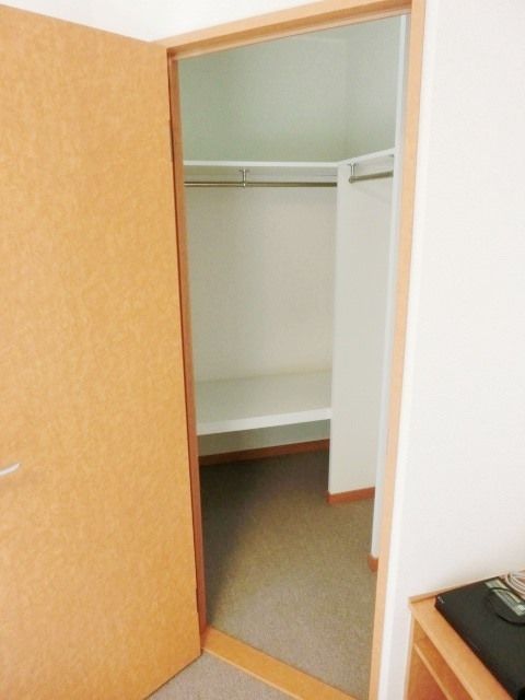 収納　広々ウォークインクローゼットです
