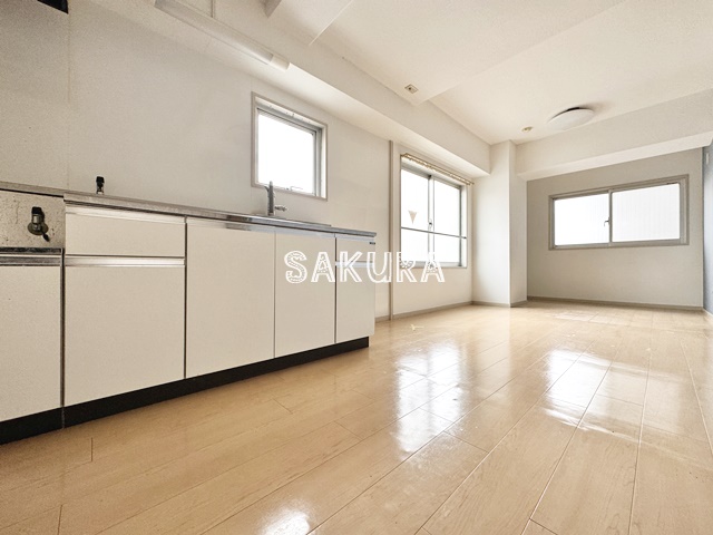 居室・リビング　開放感のあるゆったりとしたお部屋です♪