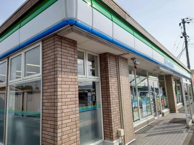 コンビニ　ファミリーマート福岡大滝西店（コンビニ）まで624m