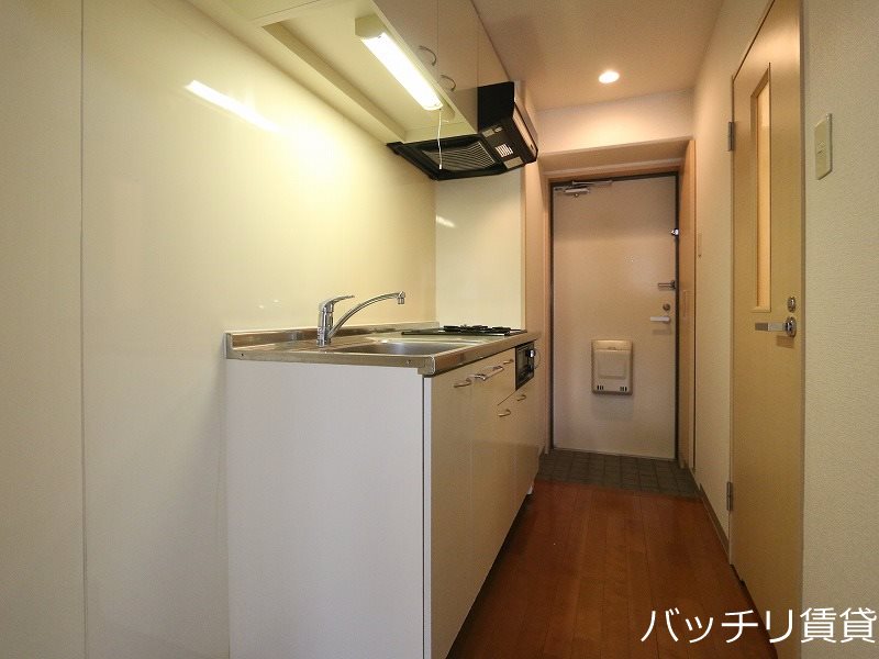 玄関　別号室タイプの為、現状を優先いたします