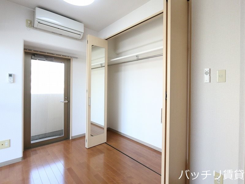 収納　別号室タイプの為、現状を優先いたします