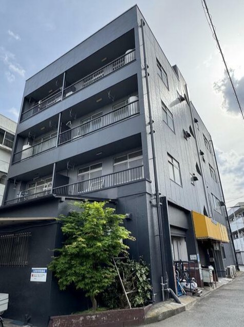 建物外観　岡庭ビルのご紹介は住まいの窓口アソシエにお任せください。