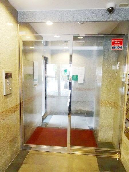 エントランス　★オートロック付なので女性でも安心です★