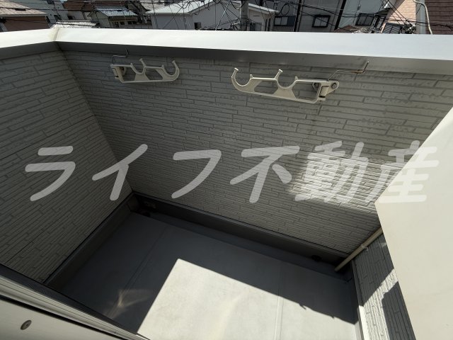 バルコニー　陽当たり良好なバルコニーです