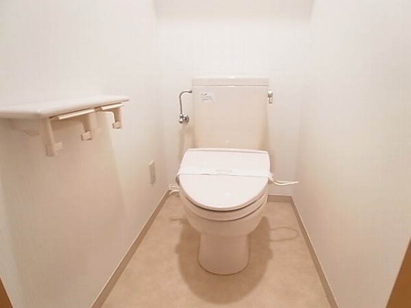 トイレ　別部屋写真