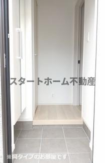 玄関　収納もある玄関です