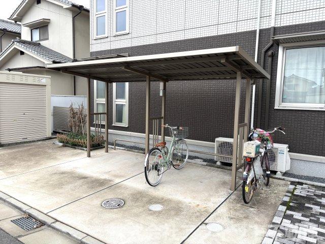 その他共有部分　屋根付き駐輪場