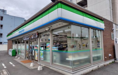 コンビニ　ファミリーマート 佐原四丁目店（コンビニ）まで268m