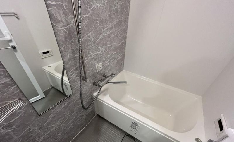 バス・シャワールーム　※別部屋の参考写真です。