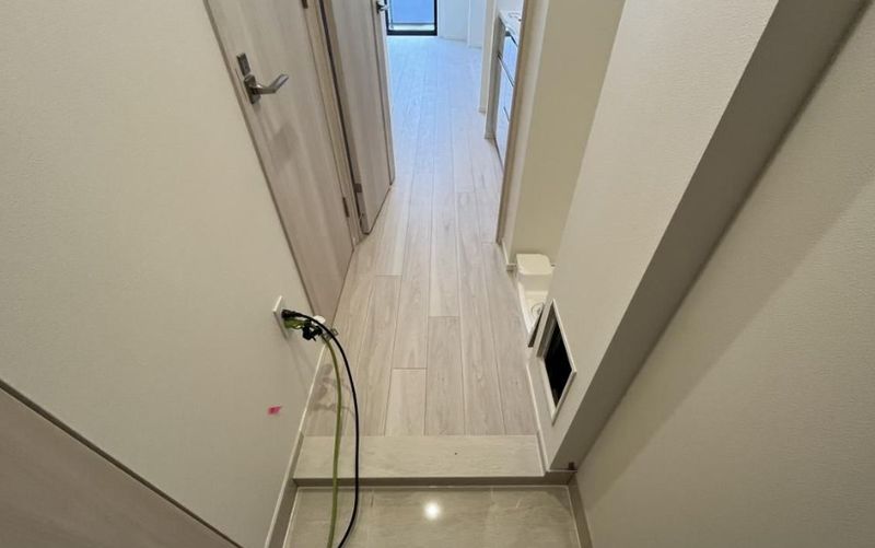 玄関　※別部屋の参考写真です。