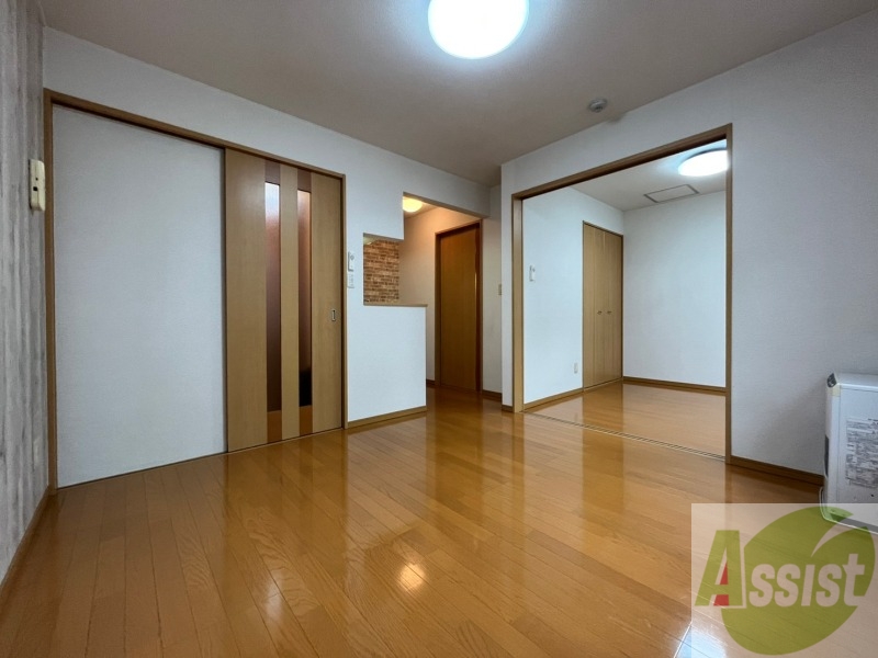 居室・リビング　広くてキレイなお部屋が広がっていて、充実した生活が送れそう。