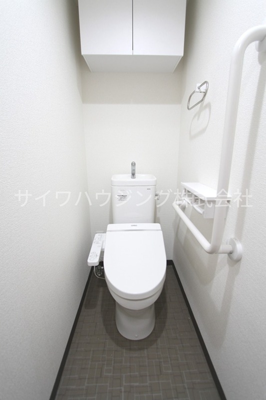 トイレ　退去予定の為、他号室の過去の参考写真になります