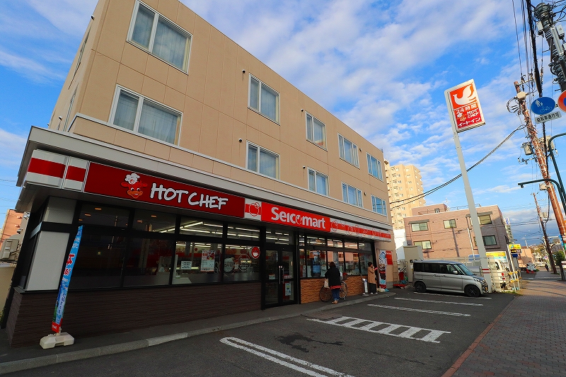 コンビニ　セイコーマート美園駅前店（コンビニ）まで358m