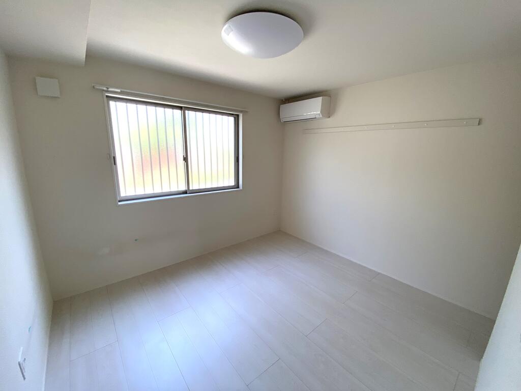 その他部屋・スペース　洋室もエアコン付き