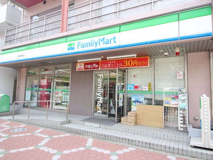 コンビニ　ファミリーマート（コンビニ）まで115m