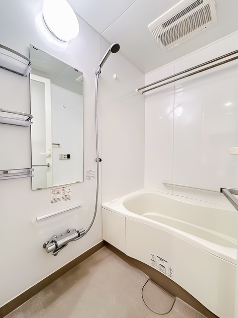バス・シャワールーム　※写真は同タイプ住戸です。