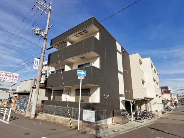 建物外観　東南角地で日当り良好