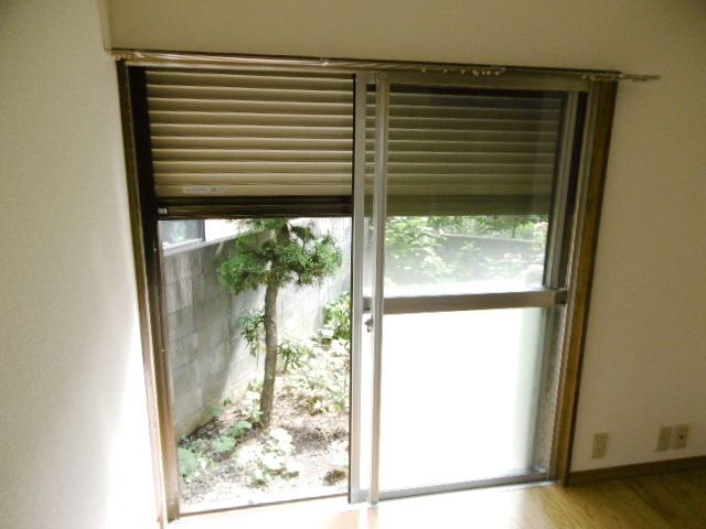 セキュリティ　★防犯シャッター付き★
