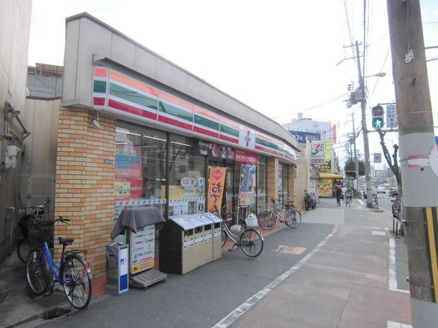 コンビニ　セブンイレブン千鳥橋駅前店（コンビニ）まで267m