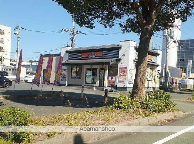 飲食店　吉野家東バイパス店（飲食店）まで800m