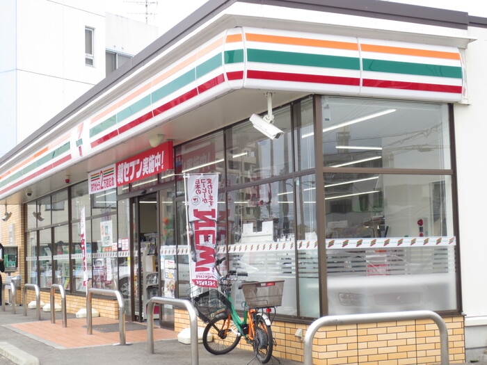 コンビニ　セブンイレブン宮崎中村東2丁目店（コンビニ）まで182m