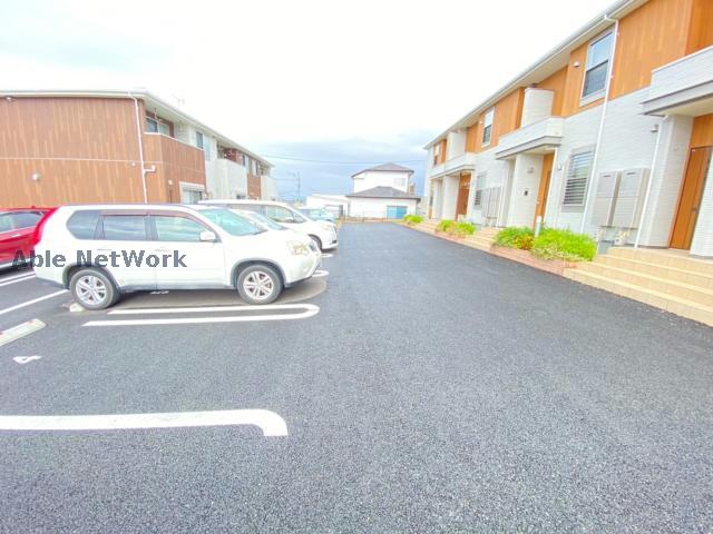 駐車場　駐車場