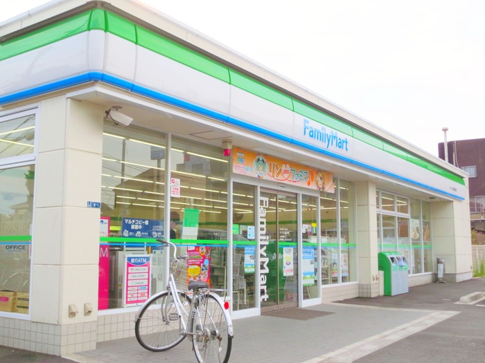 コンビニ　ファミリーマート（コンビニ）まで453m