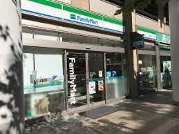 コンビニ　ファミリーマート 港区白金プラザ店（コンビニ）まで345m