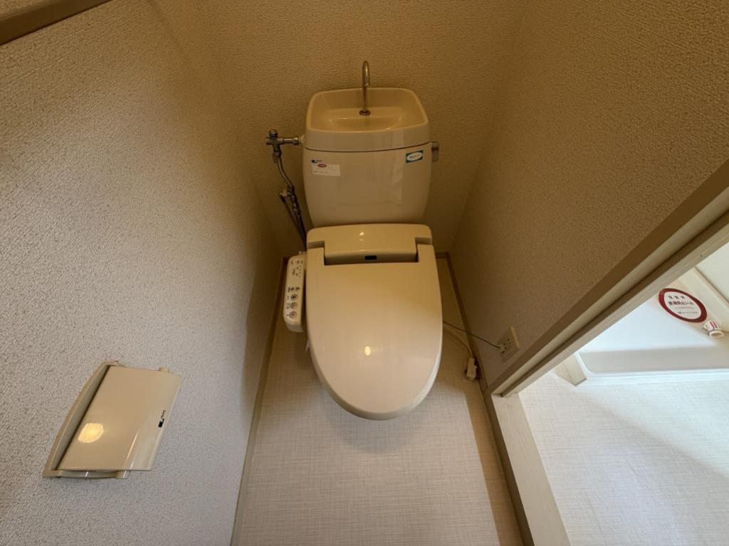 エルアルカサーのトイレ写真