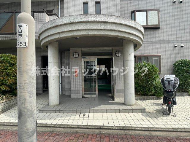 エントランス　【お部屋さがしはラックハウジングにお問合せ下さいませ♪】