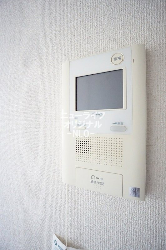 セキュリティ　突然の来訪者にも安心のTVモニター付きインターホン
