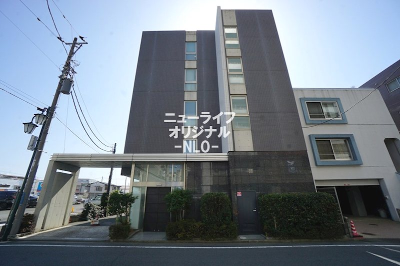 建物外観　積水ハウスの賃貸住宅シャーメゾン。