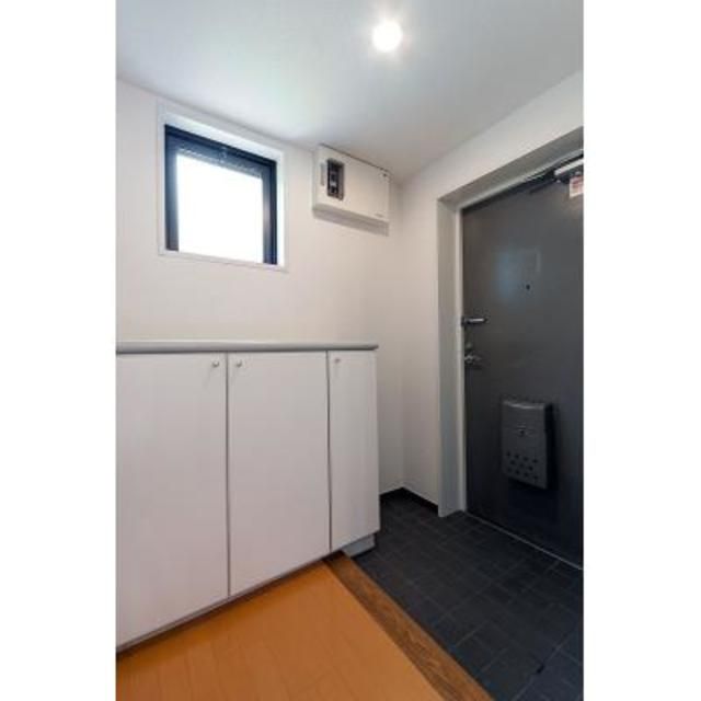 玄関　※写真は同タイプ住戸です。