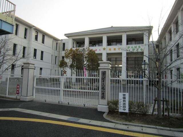 小学校　近江八幡市八幡小学校（小学校）まで800m