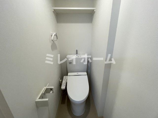 トイレ　同建物内、別のお部屋の参考写真になります。