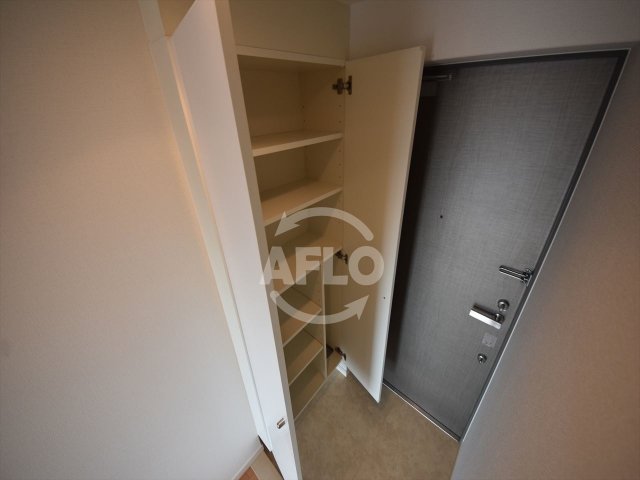 収納　レジディア谷町　シューズボックス