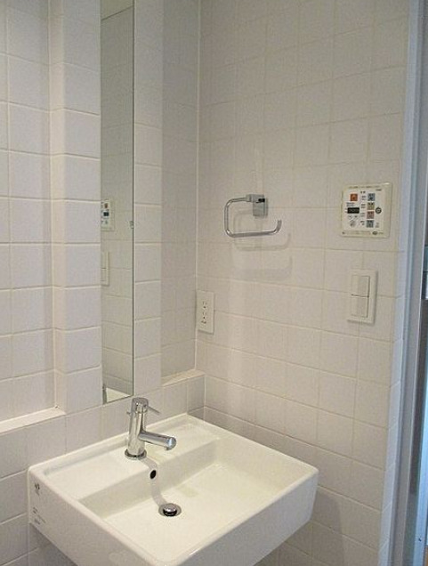 洗面設備　※別部屋の参考写真です。