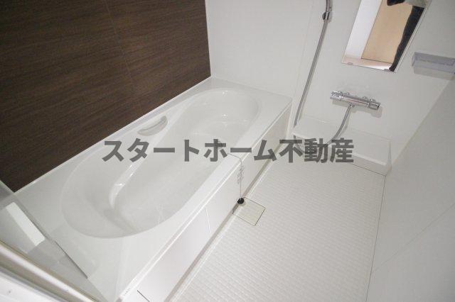 バス・シャワールーム　ゆったり過ごせるお風呂です